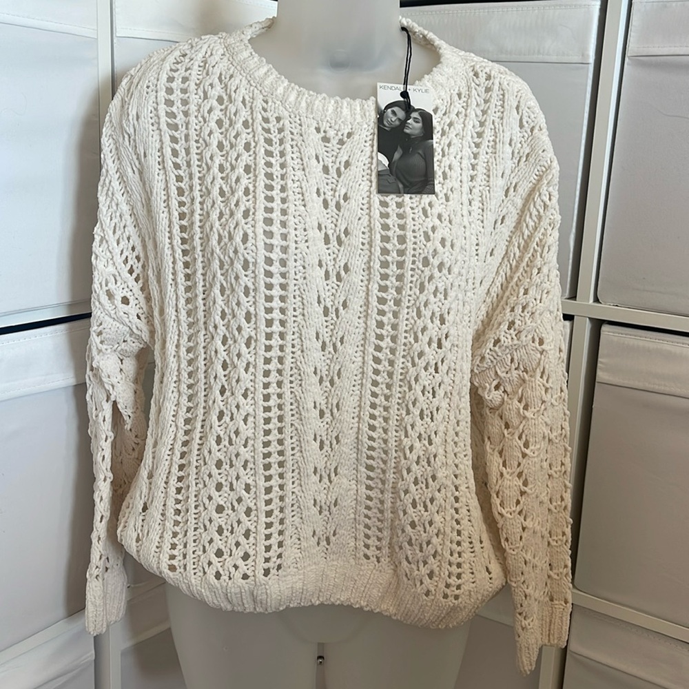 NWT Kendall & Kylie cream sweater 🙌🏻✨